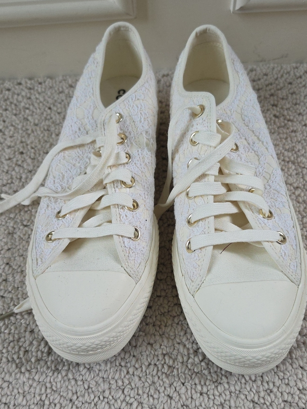 Converse Cream Lace Low Top Sneakers
